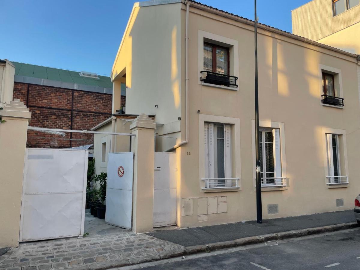 Agreable Appartement Dans Une Maison Saint-Denis  Kültér fotó
