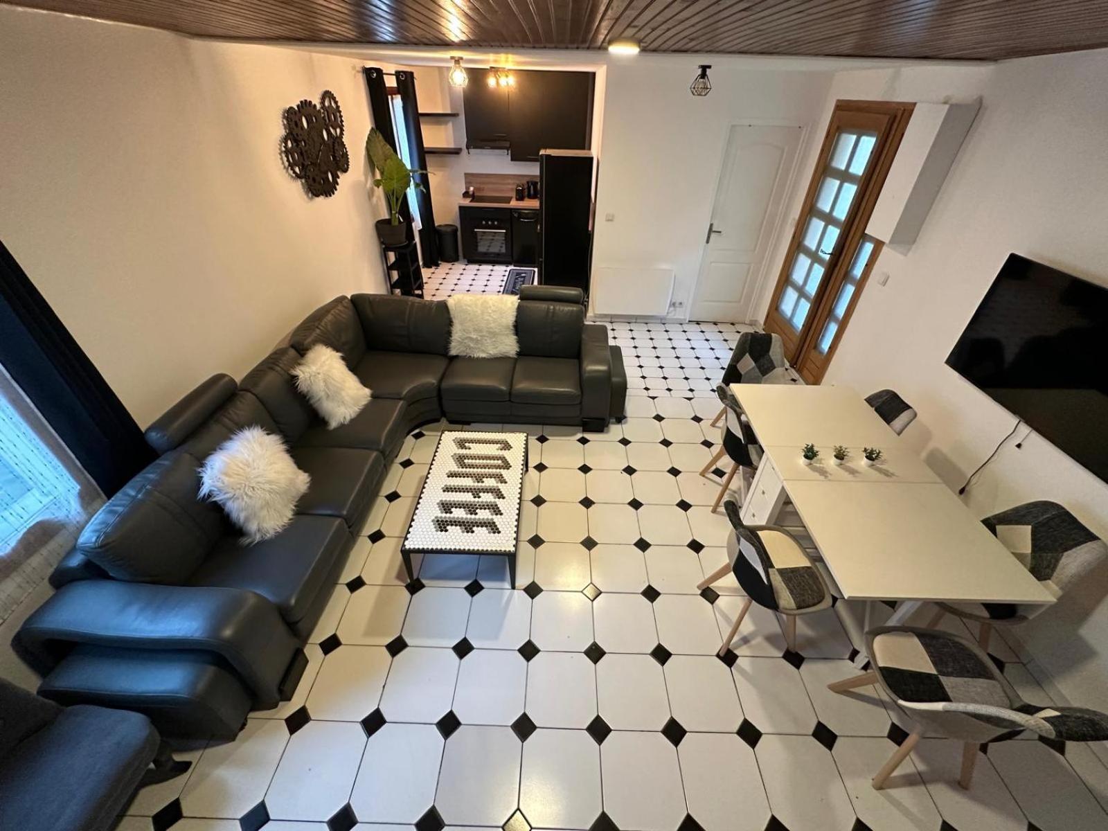 Agreable Appartement Dans Une Maison Saint-Denis  Kültér fotó